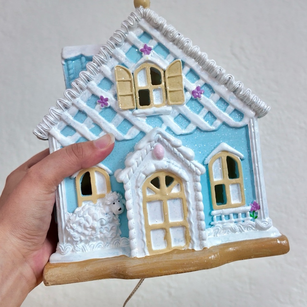 EASTER GINGERBREAD HOUSE